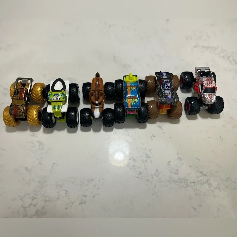 Monster Truck Toy Set - 6 Multicolor